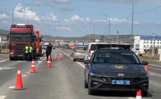 В Мангистауской области внедрили новый формат контроля на дорогах - фильтрационные посты, которые осуществляют выборочную проверку водителей. Корреспондент Lada.kz узнал о том, как работают эти посты и в чем их функционал.