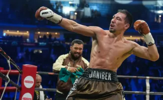 IBF лишила Жанибека Алимханулы титула и исключила из рейтинга после допинг-скандала