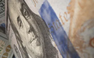 Курс доллара в Казахстане: валютный маятник вновь качнулся на торгах 10 апреля