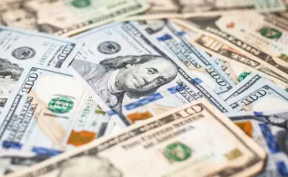 Курс доллара упал до уровня июля 2024 года на торгах в Казахстане 2 апреля