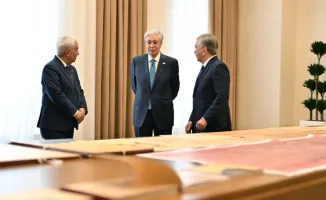 Древние свитки дружбы: Узбекистан и Казахстан обменялись историческими документами