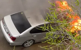 Пожар в Актау: Lexus в 26 микрорайоне стал источником угрозы для жильцов дома