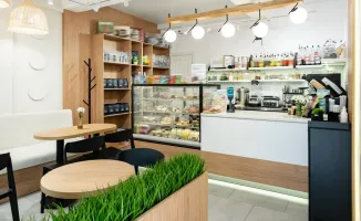 Инцидент в кондитерской Актау: хулиганство и его последствия для общественной морали