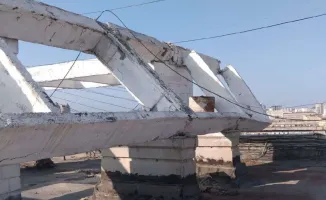 Жители Актау продолжают терпеть опасные перголы: акимат обещает ревизию и демонтаж, но работы не начаты