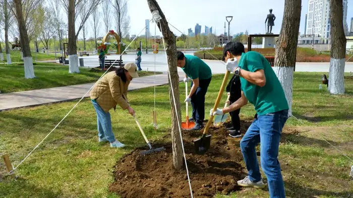 Около 300 деревьев высадили столичные жители в парке «Ататюрк» (2)