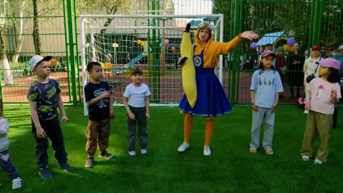 Ко Дню единства в районе Байконыр открыли три обновленных двора (9)