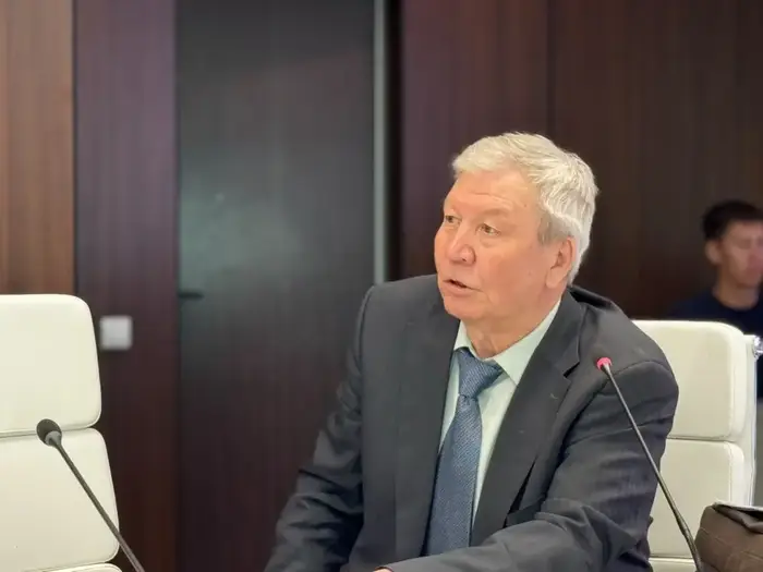 Айдарбек Сапаров провел личный прием граждан (4)