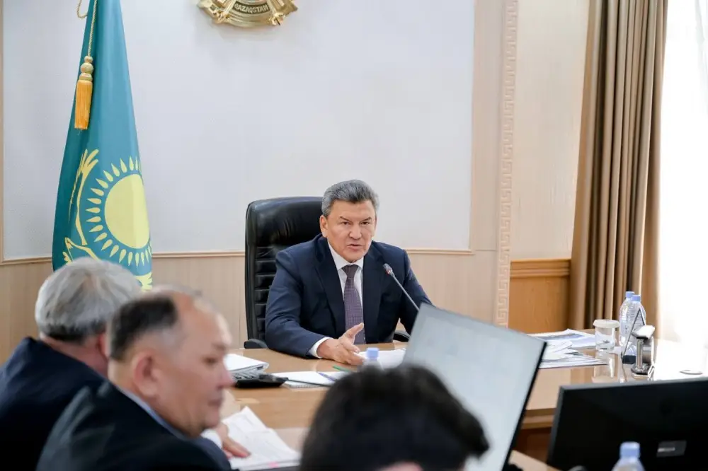 На заседании акимата рассмотрели ключевые вопросы социально-экономического развития региона за первый квартал 2026 года и состояние дорожной отрасли (10)