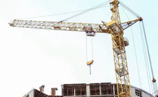 В Актау всплыла "черная дыра" незаконной рекламы: дольщики в опасности!